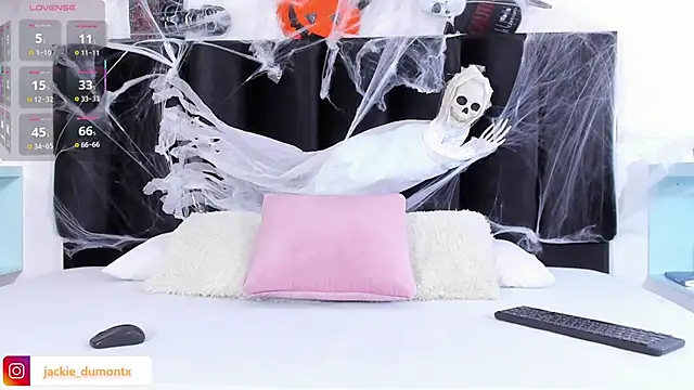 JackieDumont1 online show from October 17, 6:53 pm