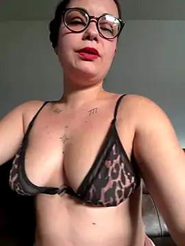 Biana Fernan online show from November 9, 4:11 pm