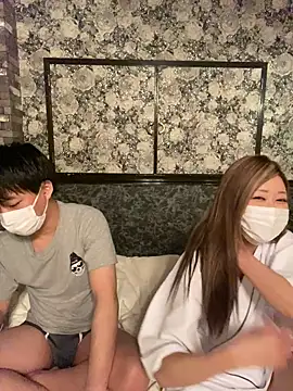 strawberryice online show from February 28, 10:04 am