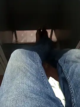 Snapshot of Tn_localboy69 chatting on March 13, 2:44 pm Tn localboy69 online show from March 13, 2:44 pm