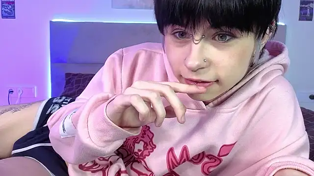 Snapshot of Alex_Vallley chatting on February 20, 8:55 pm Alex Vallley online show from February 20, 8:55 pm