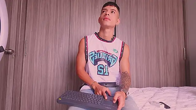 ErosKhaos online show from February 14, 1:44 pm