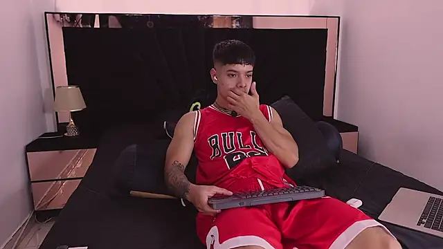 ErosKhaos online show from December 1, 4:52 pm