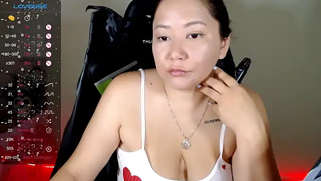 Snapshot of LisaAsianFlower chatting on July 8, 3:19 am LisaAsianFlower online show from July 8, 3:19 am
