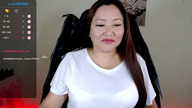 Snapshot of LisaAsianFlower chatting on June 21, 5:13 am LisaAsianFlower online show from June 21, 5:13 am