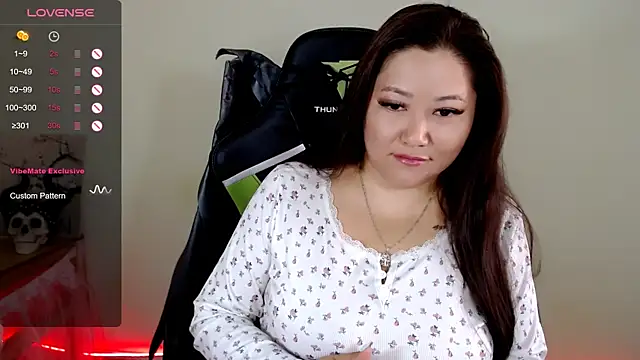 Snapshot of LisaAsianFlower chatting on July 9, 2:56 am LisaAsianFlower online show from July 9, 2:56 am