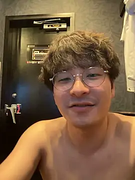 waka3232 online show from October 3, 1:45 pm