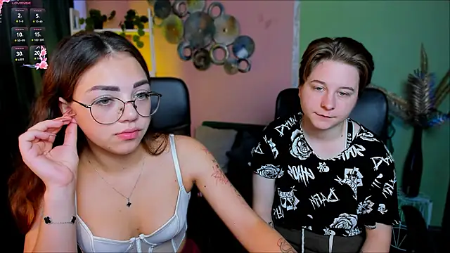 Snapshot of kiki_swan chatting on October 4, 5:53 am kiki swan online show from October 4, 5:53 am