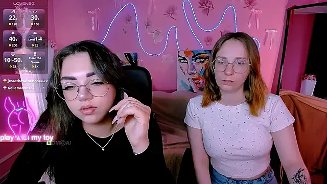 kiki swan online show from May 26, 10:24 am