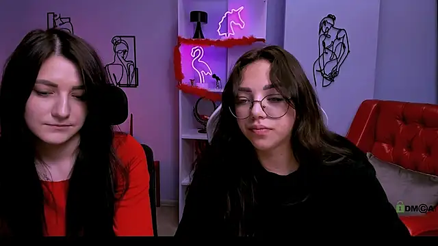 Snapshot of kiki_swan chatting on March 13, 2:27 am kiki swan online show from March 13, 2:27 am