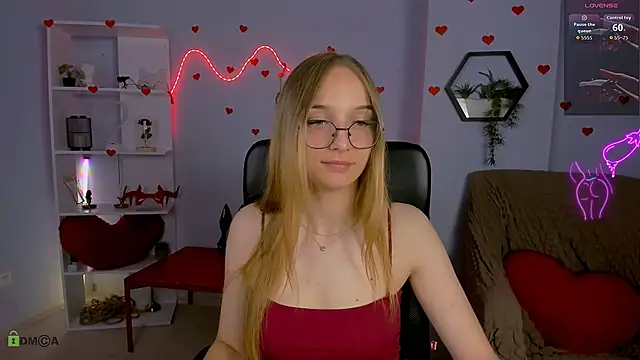 kiki swan online show from May 19, 8:38 pm