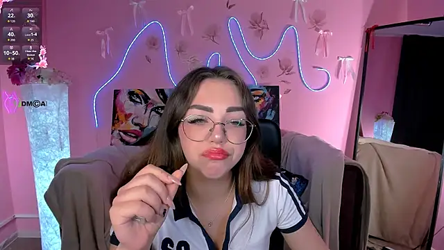 kiki swan online show from May 23, 9:25 pm