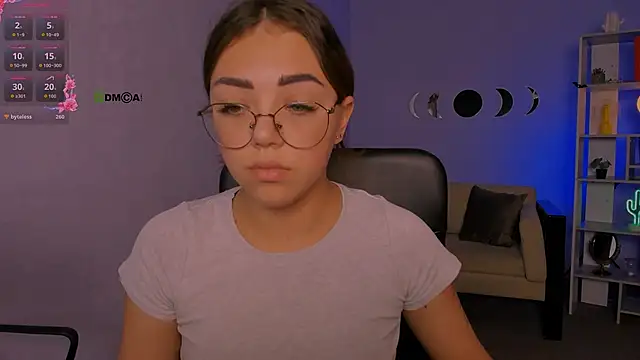 Snapshot of kiki_swan chatting on November 5, 10:51 am kiki swan online show from November 5, 10:51 am