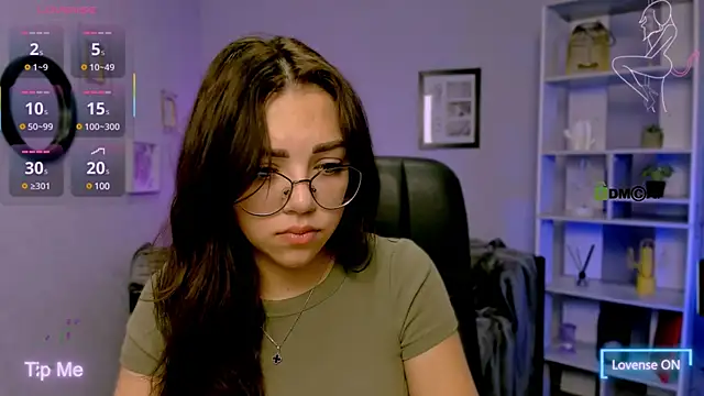 Snapshot of kiki_swan chatting on March 20, 7:47 am kiki swan online show from March 20, 7:47 am