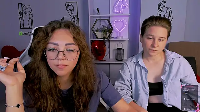 Snapshot of kiki_swan chatting on September 11, 9:42 am kiki swan online show from September 11, 9:42 am