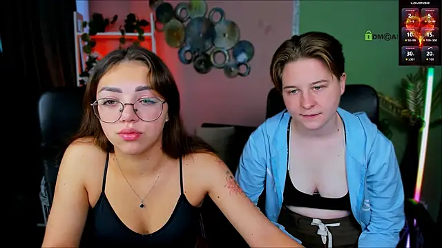 Snapshot of kiki_swan chatting on October 6, 5:52 am kiki swan online show from October 6, 5:52 am