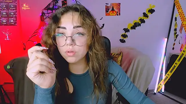 Snapshot of kiki_swan chatting on October 30, 10:02 am kiki swan online show from October 30, 10:02 am