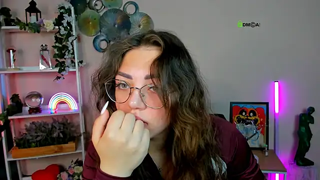 kiki swan online show from April 29, 5:55 am
