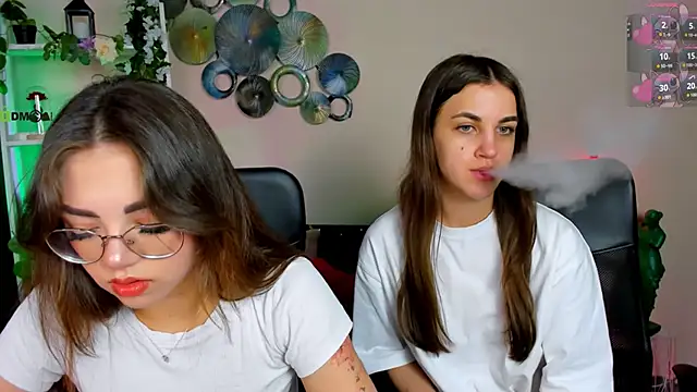 kiki swan online show from April 18, 9:55 am