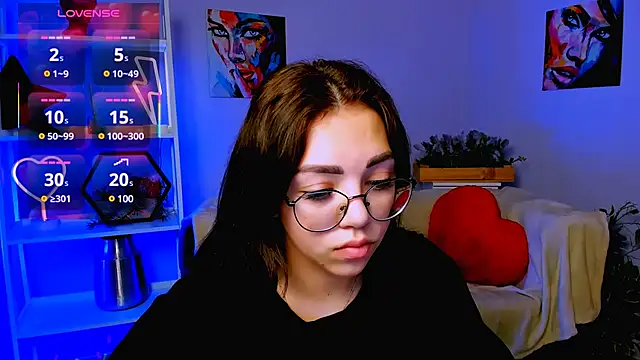 Snapshot of kiki_swan chatting on March 17, 10:38 am kiki swan online show from March 17, 10:38 am