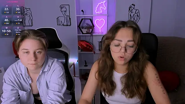 Snapshot of kiki_swan chatting on October 10, 10:16 am kiki swan online show from October 10, 10:16 am