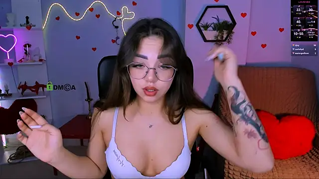 kiki swan online show from April 13, 9:24 am