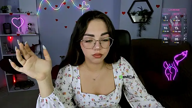 kiki swan online show from May 5, 12:19 pm