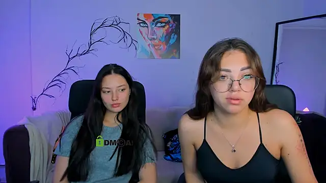 Snapshot of kiki_swan chatting on October 3, 6:04 am kiki swan online show from October 3, 6:04 am