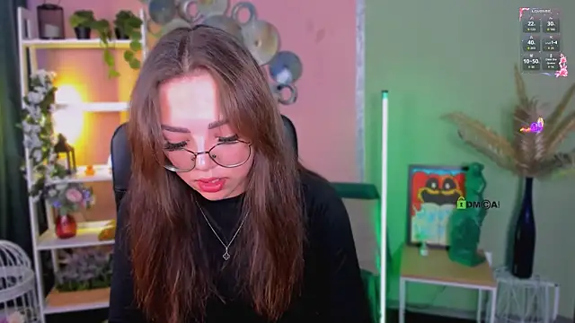 Snapshot of kiki_swan chatting on September 24, 3:07 pm kiki swan online show from September 24, 3:07 pm