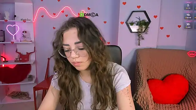 kiki swan online show from April 28, 5:56 am