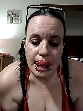 cattlegurl online show from March 4, 8:27 pm