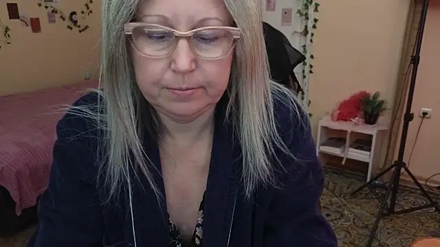 Wane Witch online show from April 5, 8:15 pm