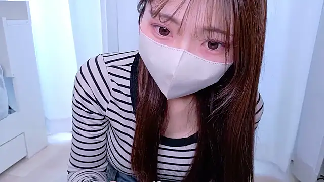 Snapshot of Ran-o0_0o chatting on May 15, 6:00 am Ran-o0 0o online show from May 15, 6:00 am