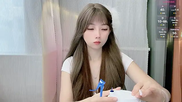 Evelyn-168 online show from November 16, 7:57 am