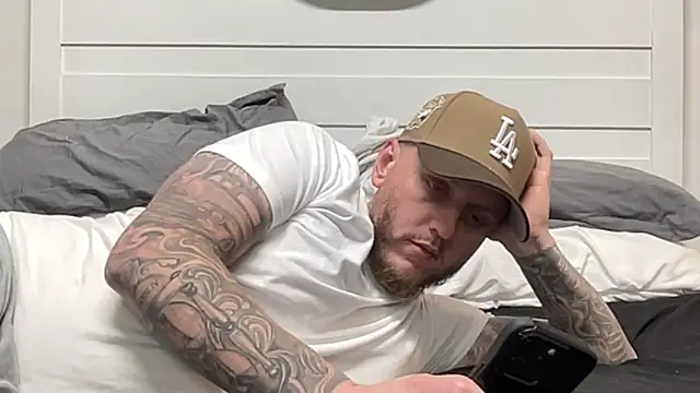 Snapshot of Thegreatwhitepipe chatting on November 4, 11:25 am Thegreatwhitepipe online show from November 4, 11:25 am