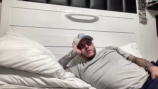 Snapshot of Thegreatwhitepipe chatting on September 12, 10:04 am Thegreatwhitepipe online show from September 12, 10:04 am