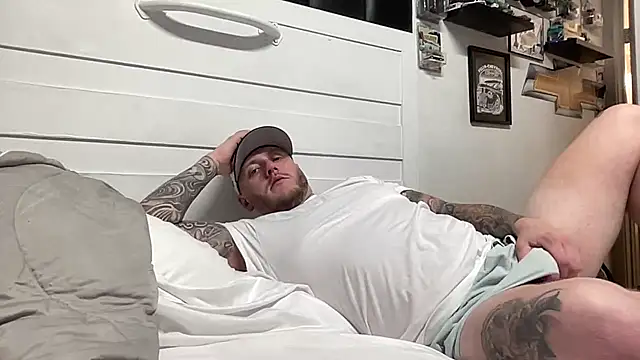 Snapshot of Thegreatwhitepipe chatting on September 15, 9:43 am Thegreatwhitepipe online show from September 15, 9:43 am