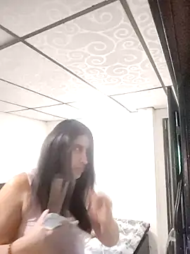 mialorents online show from January 14, 8:45 pm