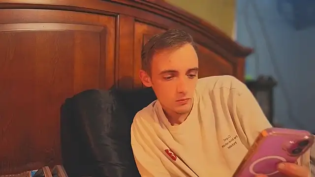 Ilovepussy1911 online show from April 28, 3:22 am