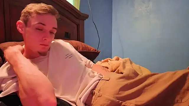 Ilovepussy1911 online show from April 3, 8:37 pm