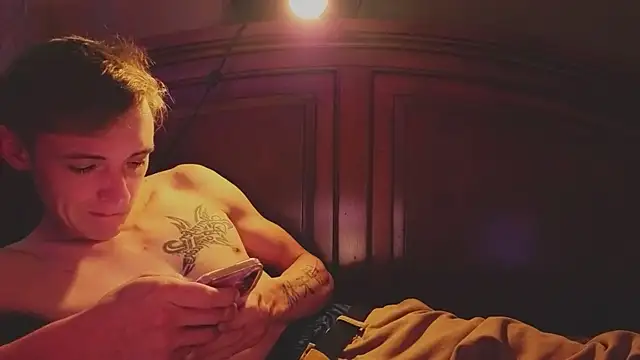 Ilovepussy1911 online show from April 11, 5:37 am