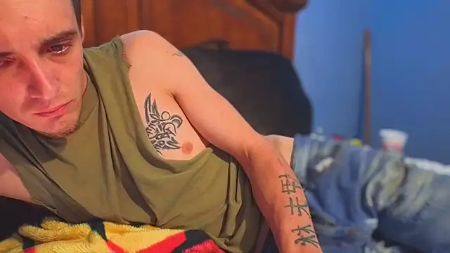 Ilovepussy1911 online show from May 16, 1:37 am