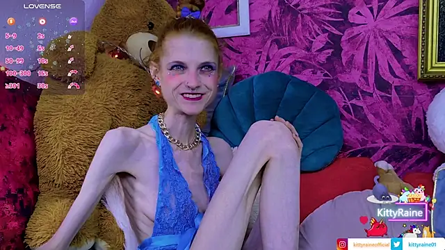 Snapshot of KittyRaine chatting on June 11, 12:46 pm KittyRaine online show from June 11, 12:46 pm