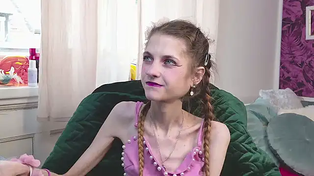 KittyRaine online show from March 24, 1:00 pm