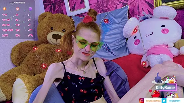 Snapshot of KittyRaine chatting on June 24, 12:59 pm KittyRaine online show from June 24, 12:59 pm