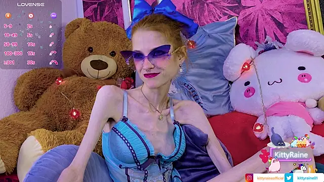Snapshot of KittyRaine chatting on June 23, 12:58 pm KittyRaine online show from June 23, 12:58 pm