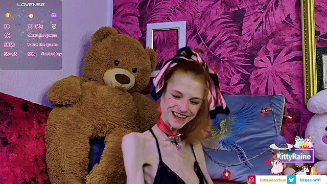 Snapshot of KittyRaine chatting on June 10, 1:23 pm KittyRaine online show from June 10, 1:23 pm