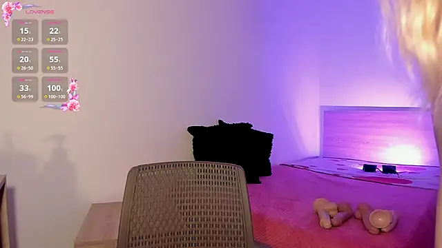 Snapshot of Amorkiss_ chatting on October 24, 1:43 pm Amorkiss online show from October 24, 1:43 pm