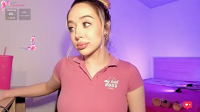 Snapshot of Amorkiss_ chatting on September 30, 9:37 am Amorkiss online show from September 30, 9:37 am