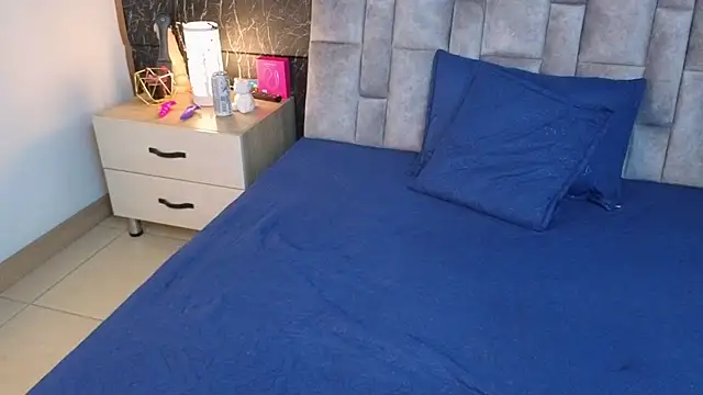 nicelle carson  online show from November 10, 12:10 pm